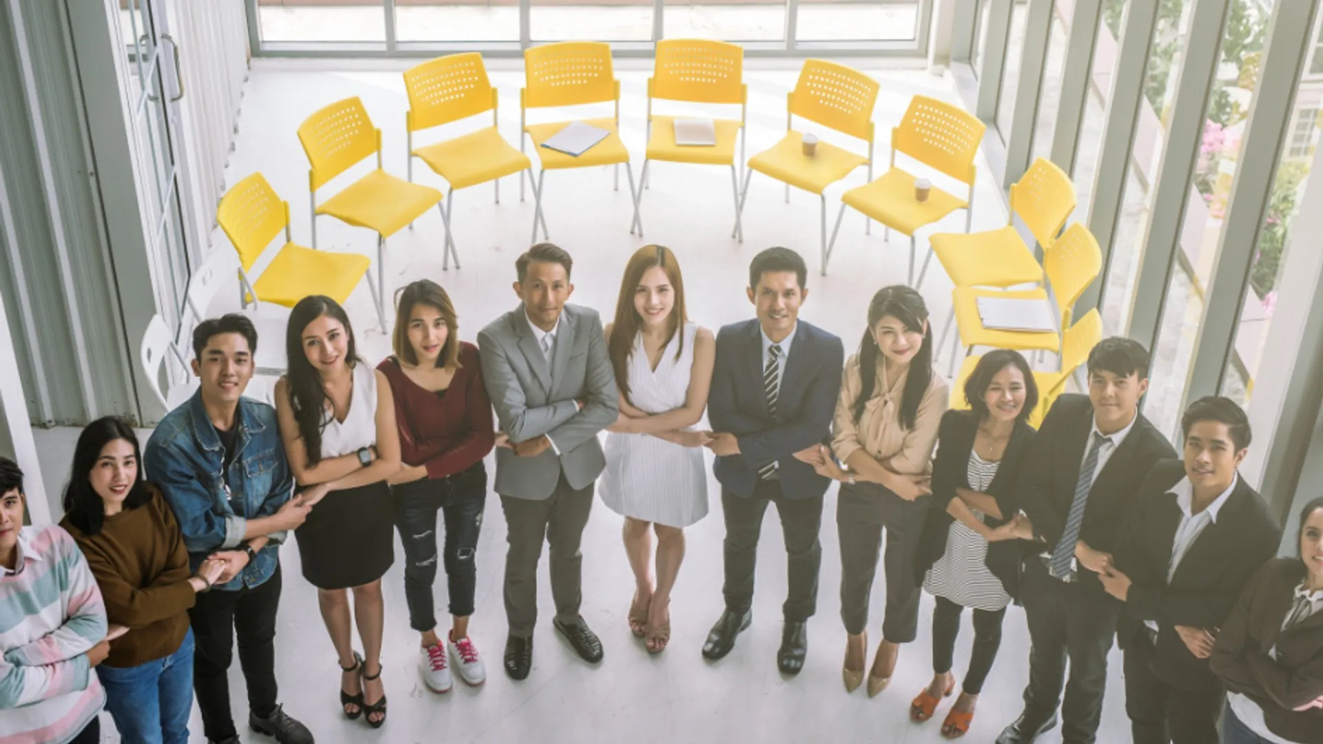 Hình ảnh đại diện cho cờ bạc có trách nhiệm, với các biểu tượng an toàn và hỗ trợ tại hz88